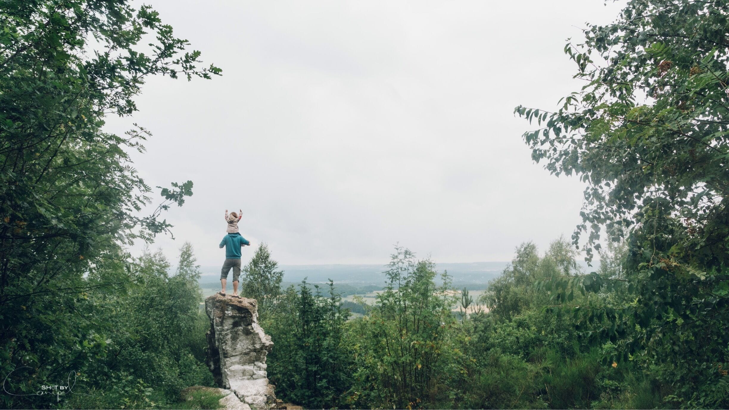 Family weekend in the Ardens. Little hikes with young and old. Finding Dolmes and other great stones along the way. Happy and quality time! #weekendgetaway #belgium #ardens #kids #family