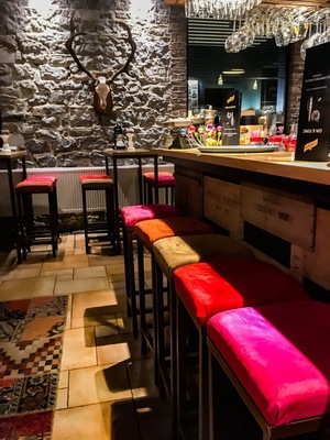 Comptoir cannailles. Bistro / gastronomique