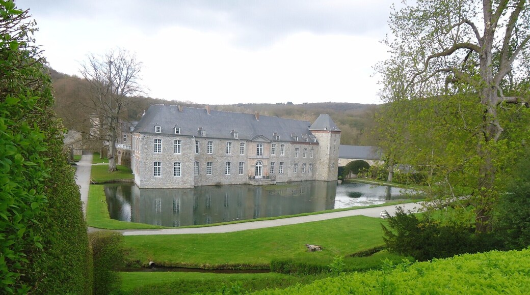 Seems like a nice way to live!