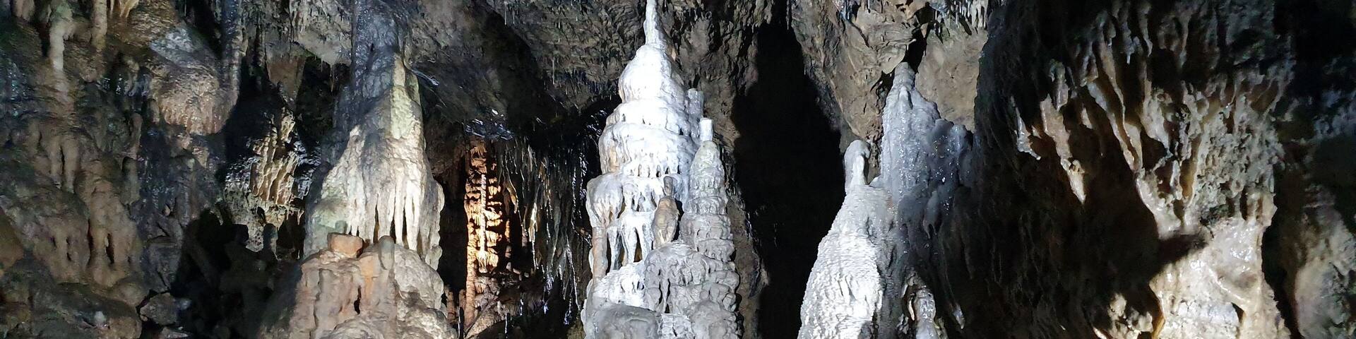A picture shot in the cave nearby. Really beautiful scenes!