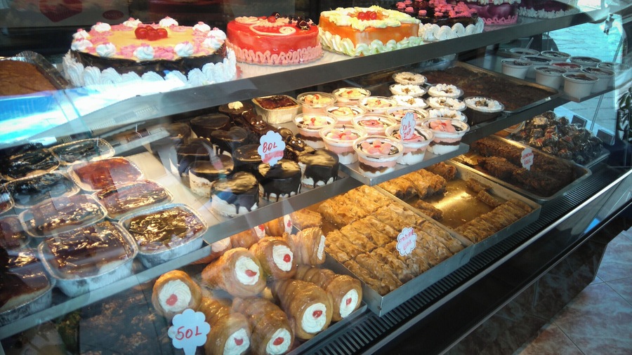 Do you know what I told the lady at this superb pastry shop?...
...'I dreamt about these sweets'...
#delicious
