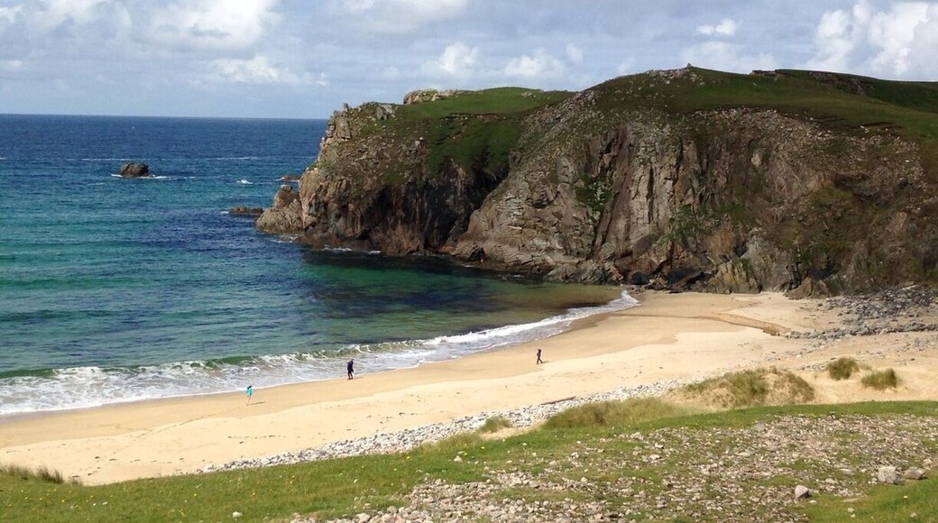 Mangersta Beach. Walk along the trail towards the beach and as you turn the corner you will see this gorgeous beach with it's turquoise water 😀