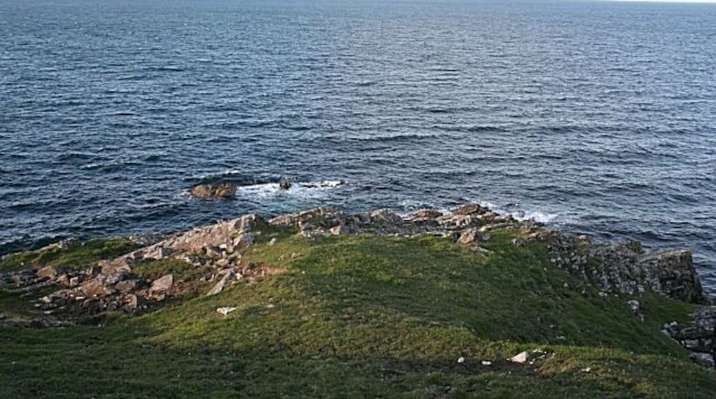 Caolas Isgeir The name, from the map, refers to a water feature, but the actual strait is out of sight below the cliffs here. There is very little land in this square.