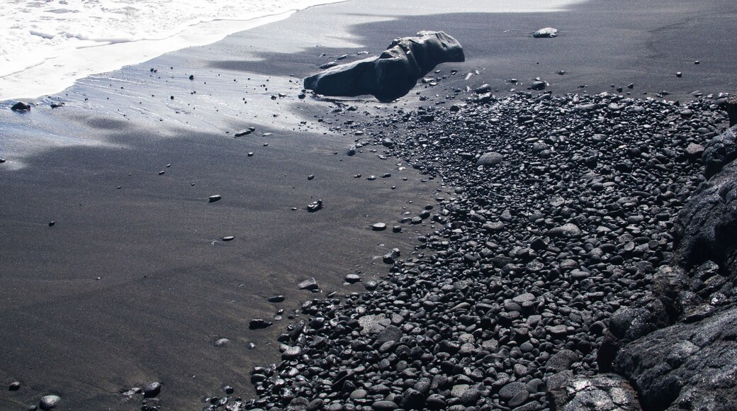 Big Island Ocean Black Sand Beach