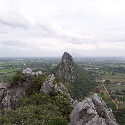 Excellent Place With 360 View.