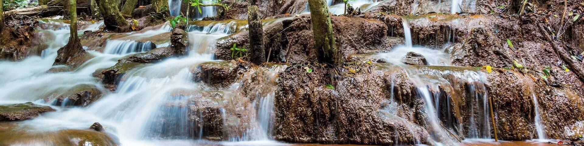 NIce waterfall hidden in jungle. Good spot for visit by motorbike from Mae Sot. Here is not many tourists, only few local people.
#pawai #waterfall #nature #thailand