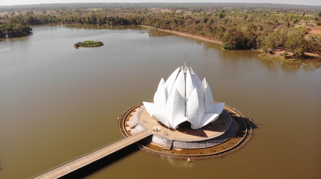 Free entrance to the temple