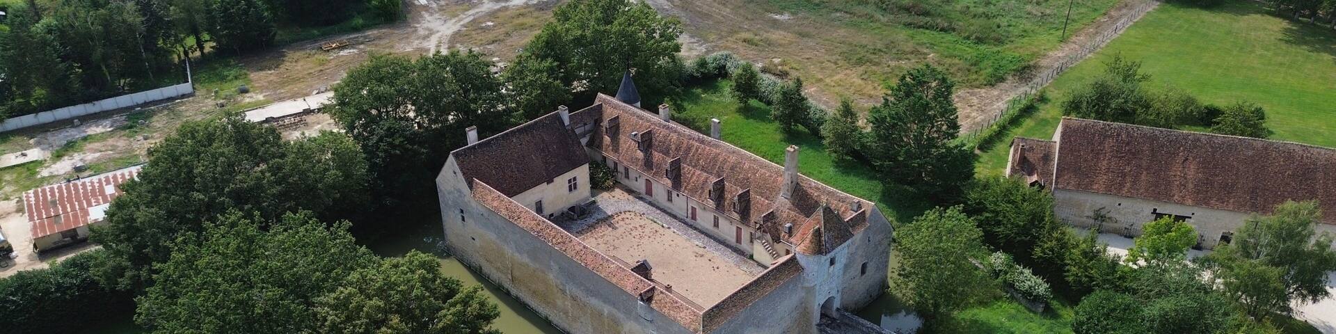 drone photo Assay castle France europe