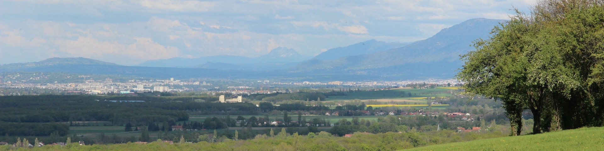 Scenic view on the Bassin Lémanique
