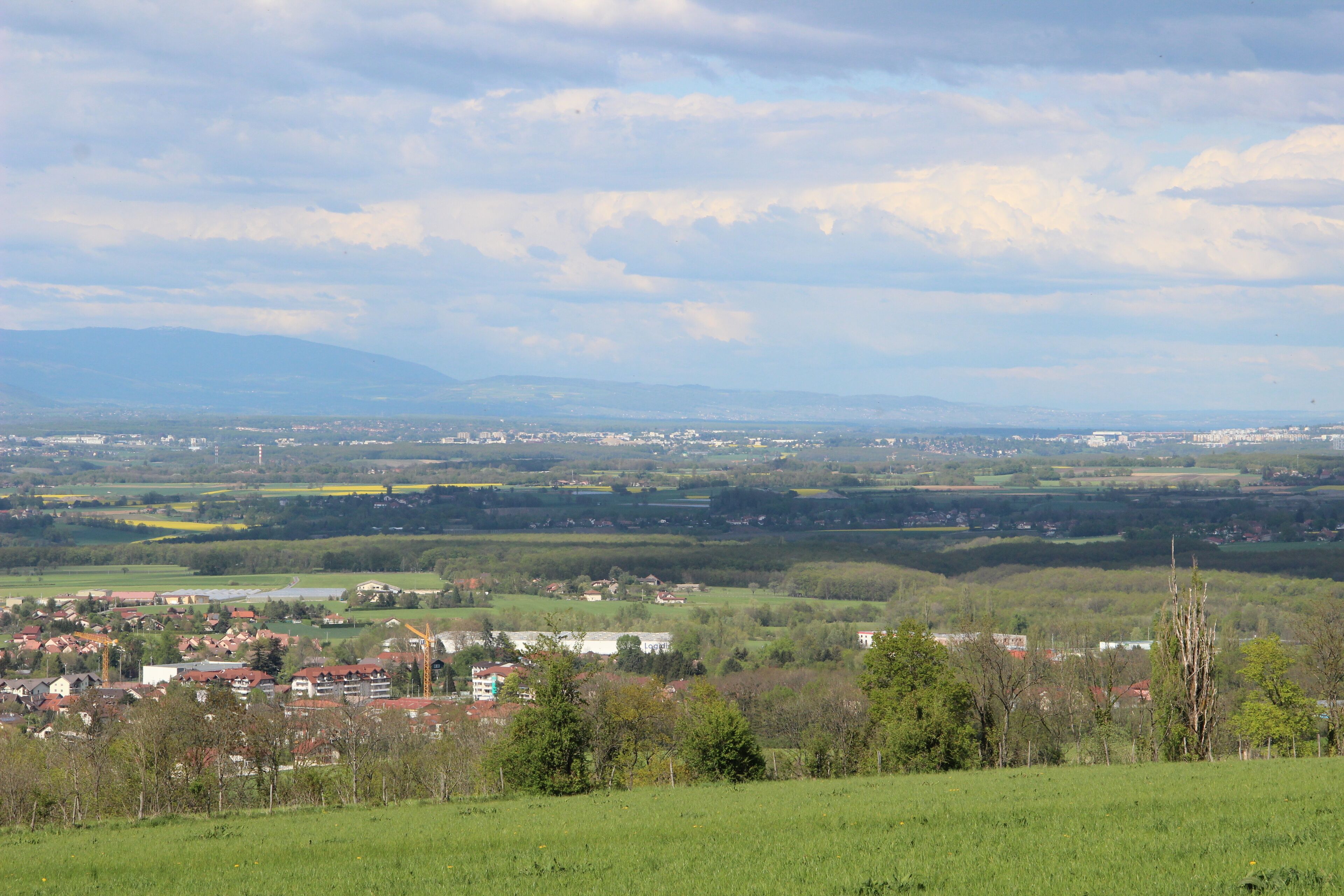 Scenic view on the Bassin Lémanique
