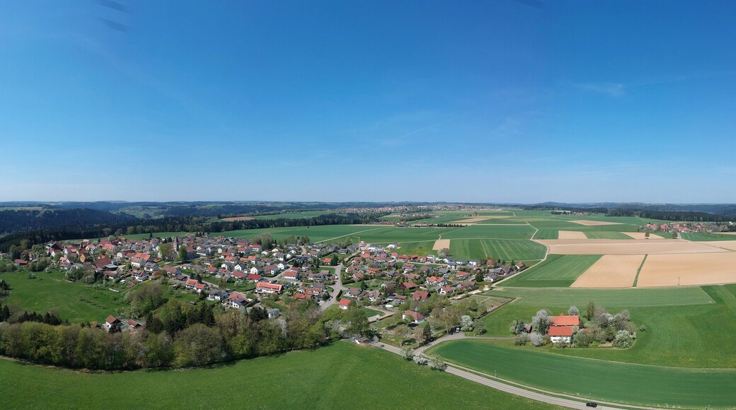 Panorama-Blick über Zimmerbach Richtung W und N. Im Hintergrund Spraitbach, am rechten Bildrand Tanau.