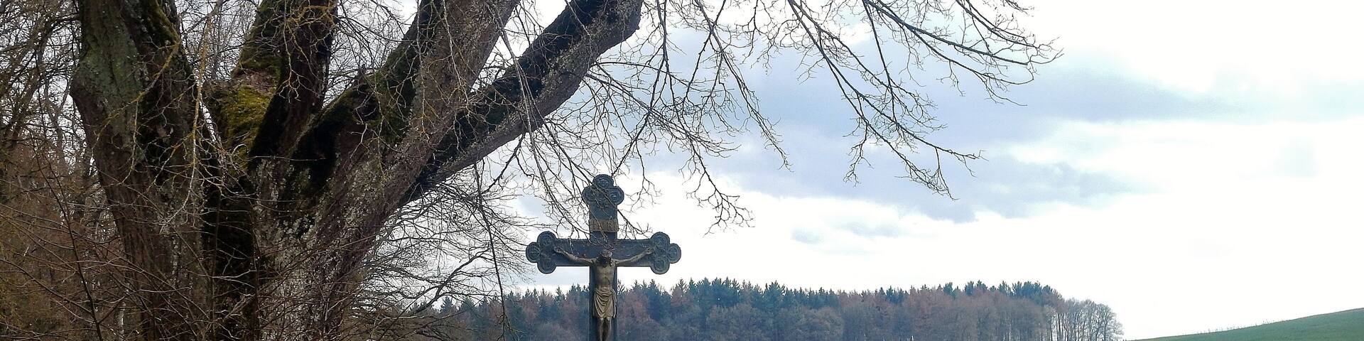 Wegekreuz von 1876: Dieses Zeichen wird am Himmel erscheinen