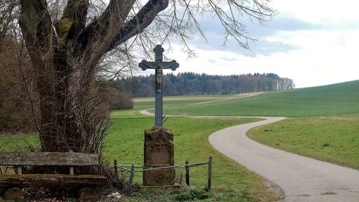 Wegekreuz von 1876: Dieses Zeichen wird am Himmel erscheinen