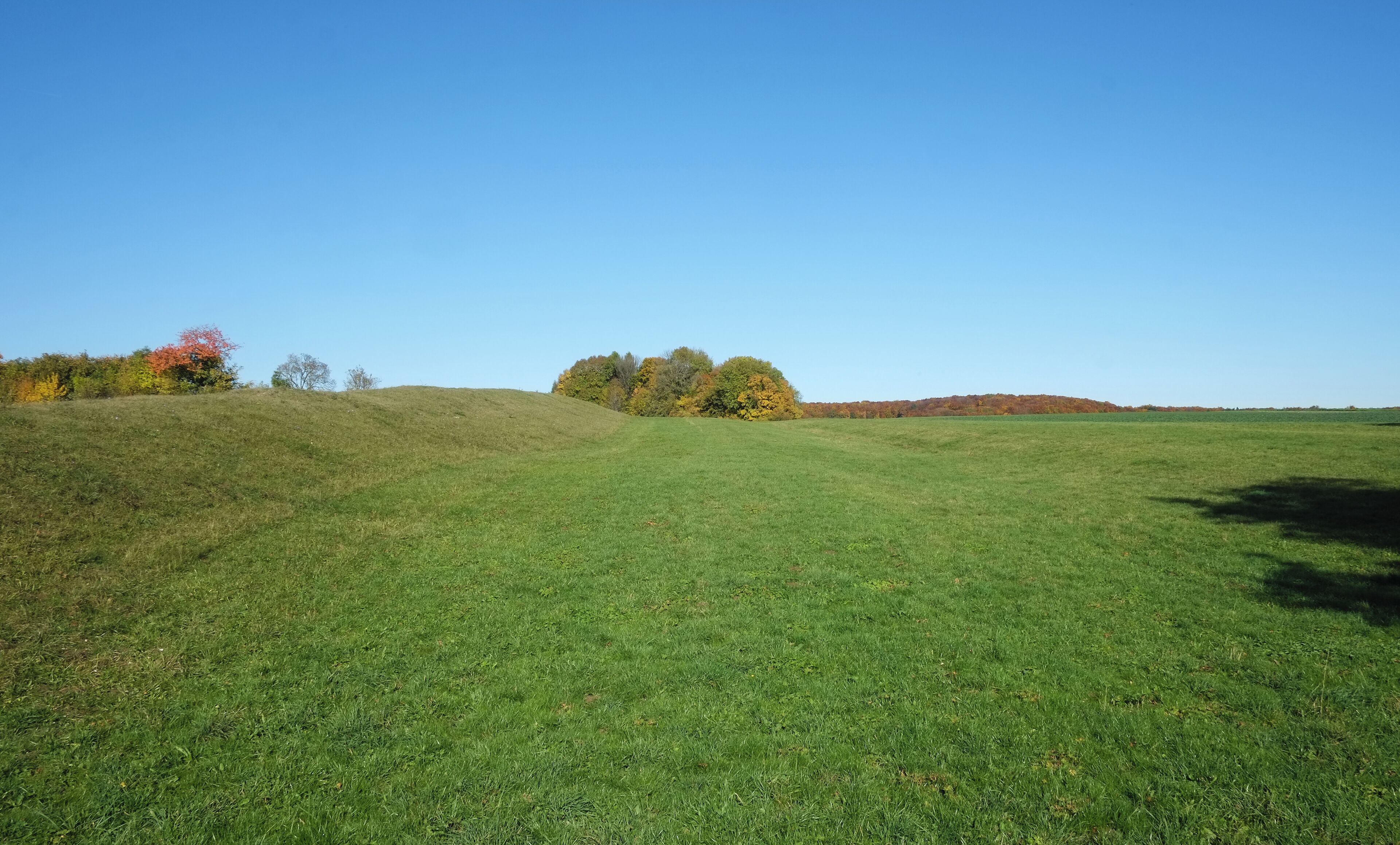 Celtic oppidum Heidengraben, partially filled in moat, earthworks of the Elsachstadt near Grabenstetten, Baden Wurttemberg, Germany