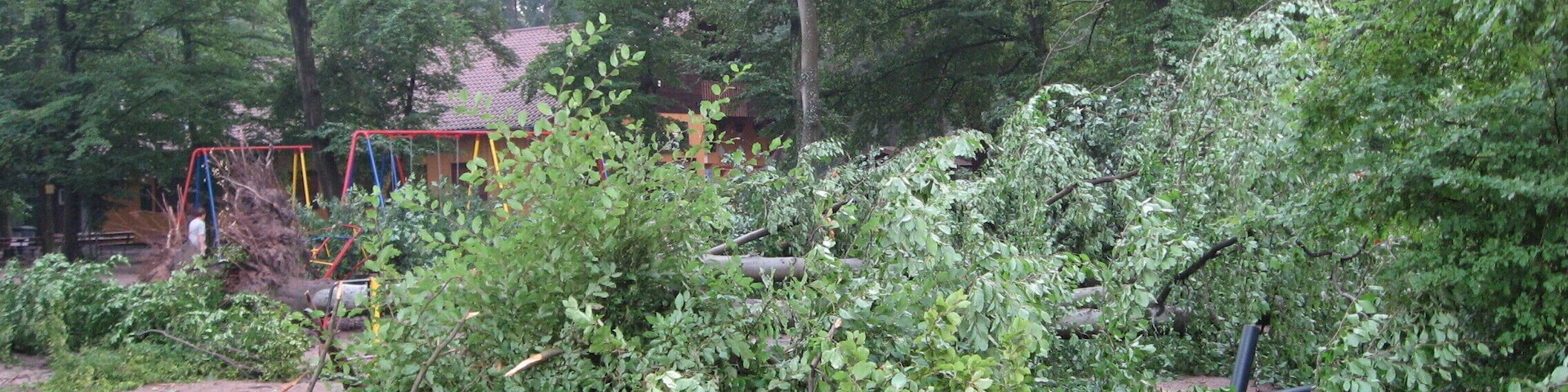 Tornadoschaden des Spielplatzes am Vogelpark in Hambrücken