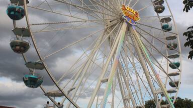 Riesenrad auf den Plüderhausener Festtagen Camera location 48° 47′ 45.95″ N, 9° 35′ 25.9″ E View this and other nearby images on: OpenStreetMap - Google Earth 48.796097; 9.590528