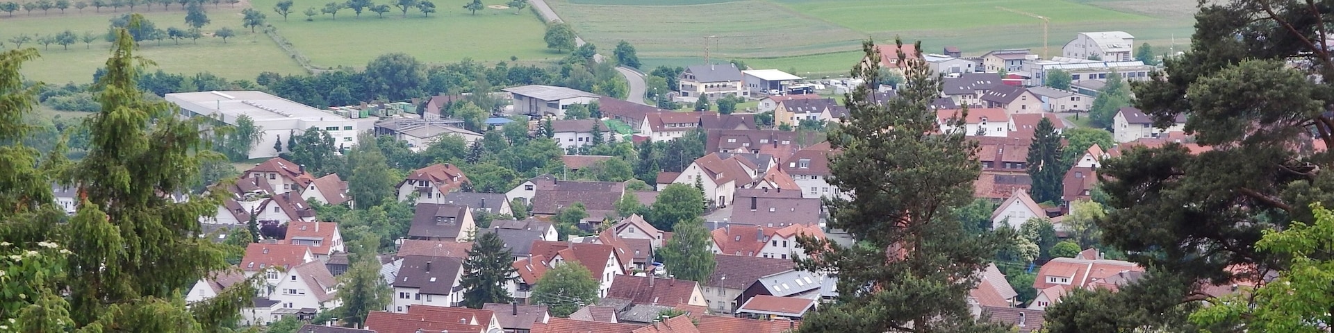Ausblick vom Naturschutzgebiet Hörnle und Geißberg über Simmozheim zum Ortsteil Büchelbronn