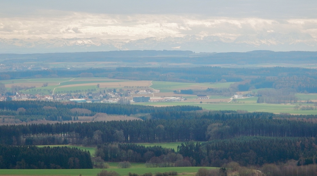 Ausblick vom heiligen Berg Oberschwabens, dem Berg Bussen bis zu den Alpen