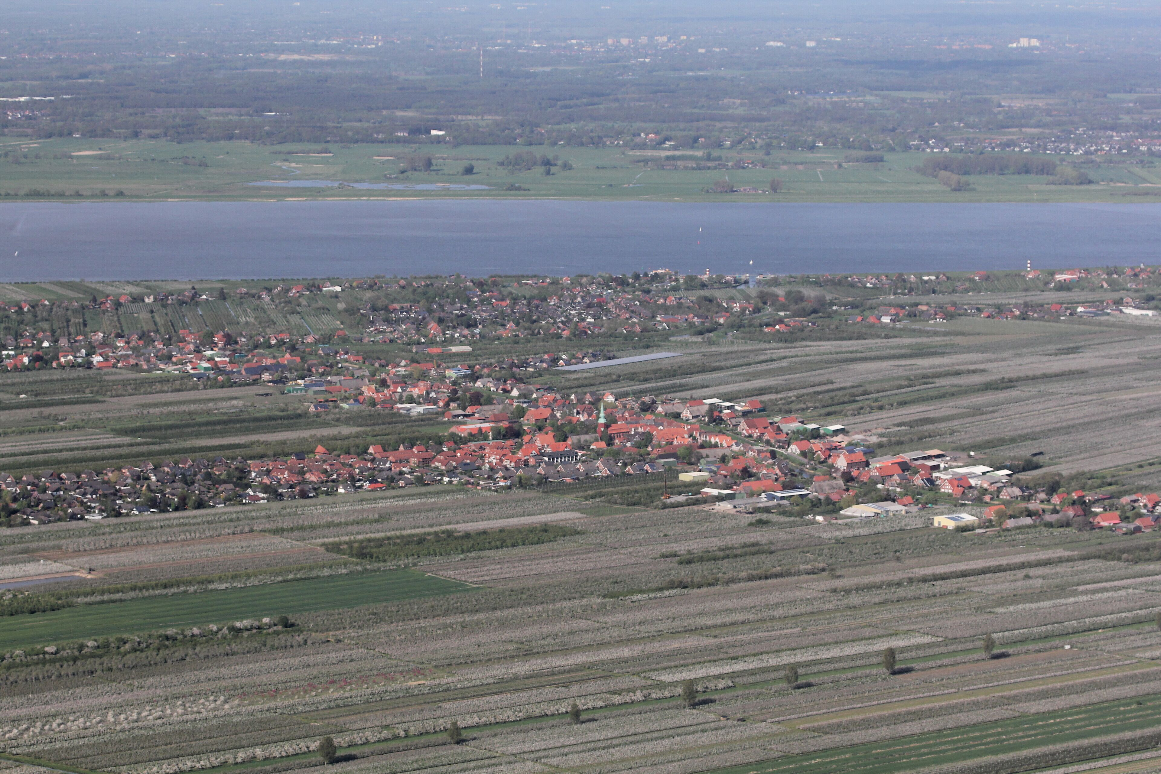 Luftaufnahme: die Gemeinden Steinkirchen, Mittelnkirchen und Grünendeich