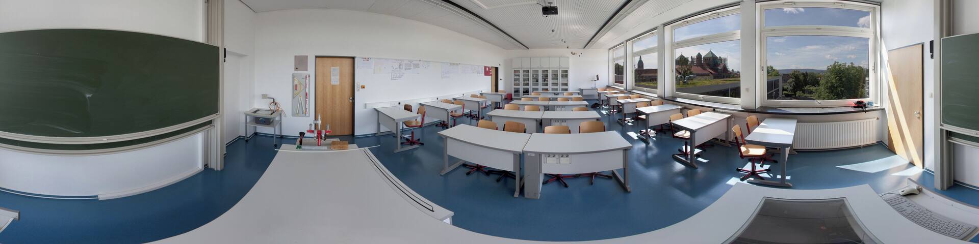 Der Physikraum I im Hauptgebäude des Gymnasium Andreanum. Kugelpanorama aus 8 Einzelaufnahmen.