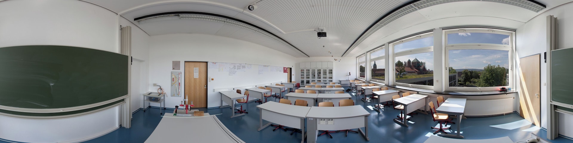 Der Physikraum I im Hauptgebäude des Gymnasium Andreanum. Kugelpanorama aus 8 Einzelaufnahmen.