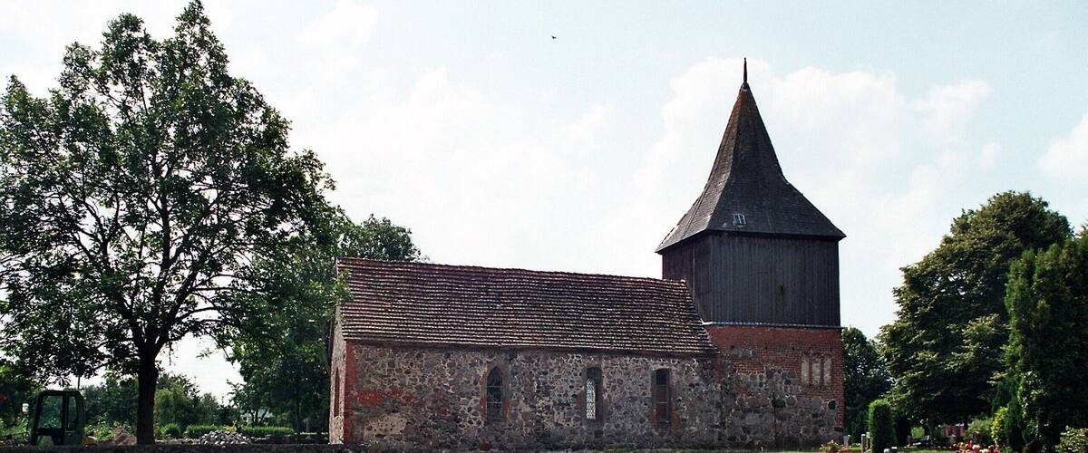 This is a photograph of an architectural monument. It is on the list of cultural monuments of Zirzow, no. 2