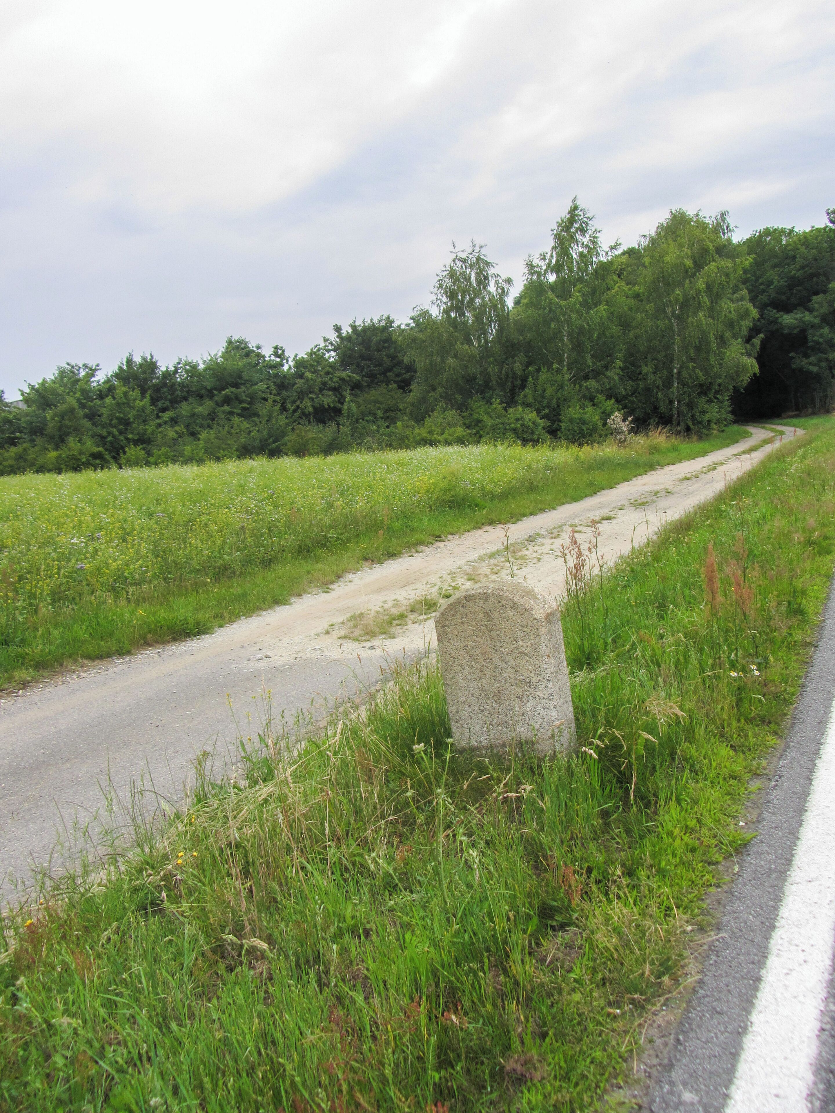 Markstein an der S106 Abzweig S 101 zwischen Guttau und Malschwitz