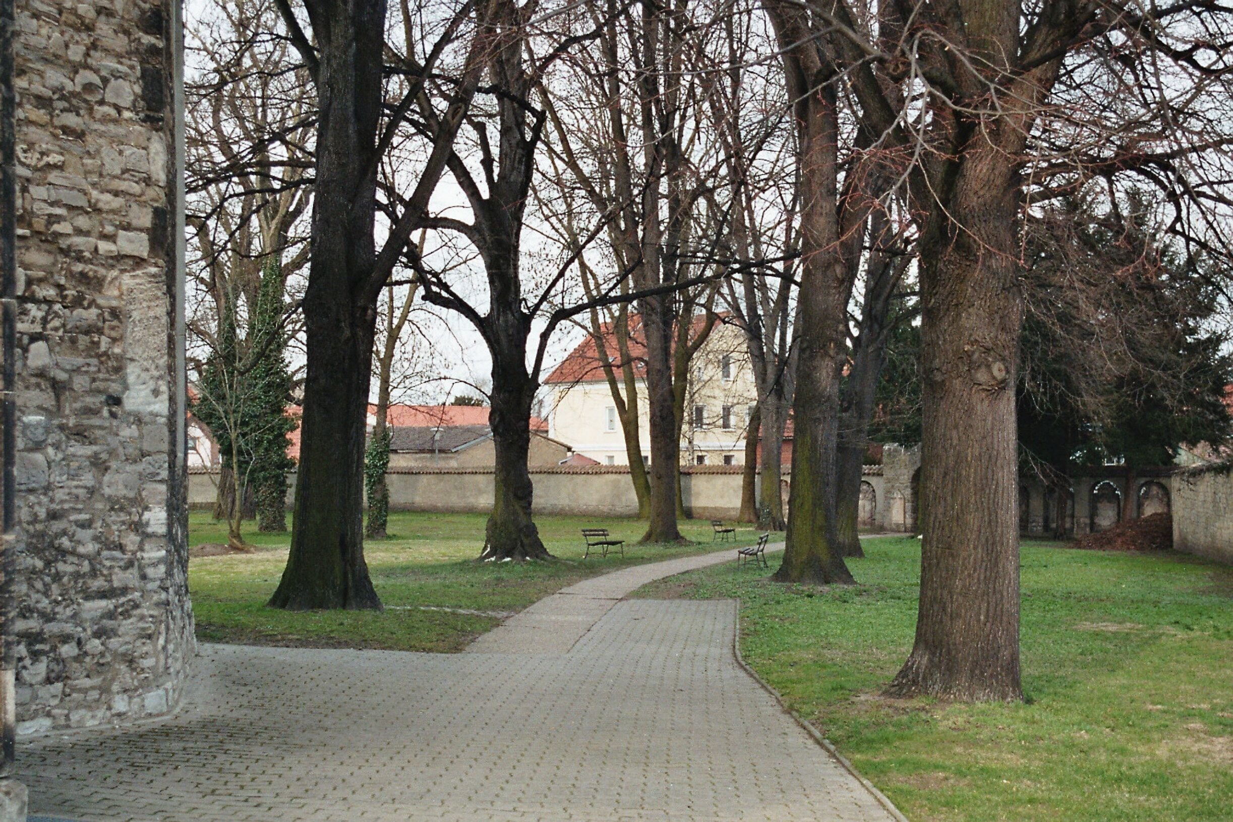 Quenstedt (Arnstein), the churchyard