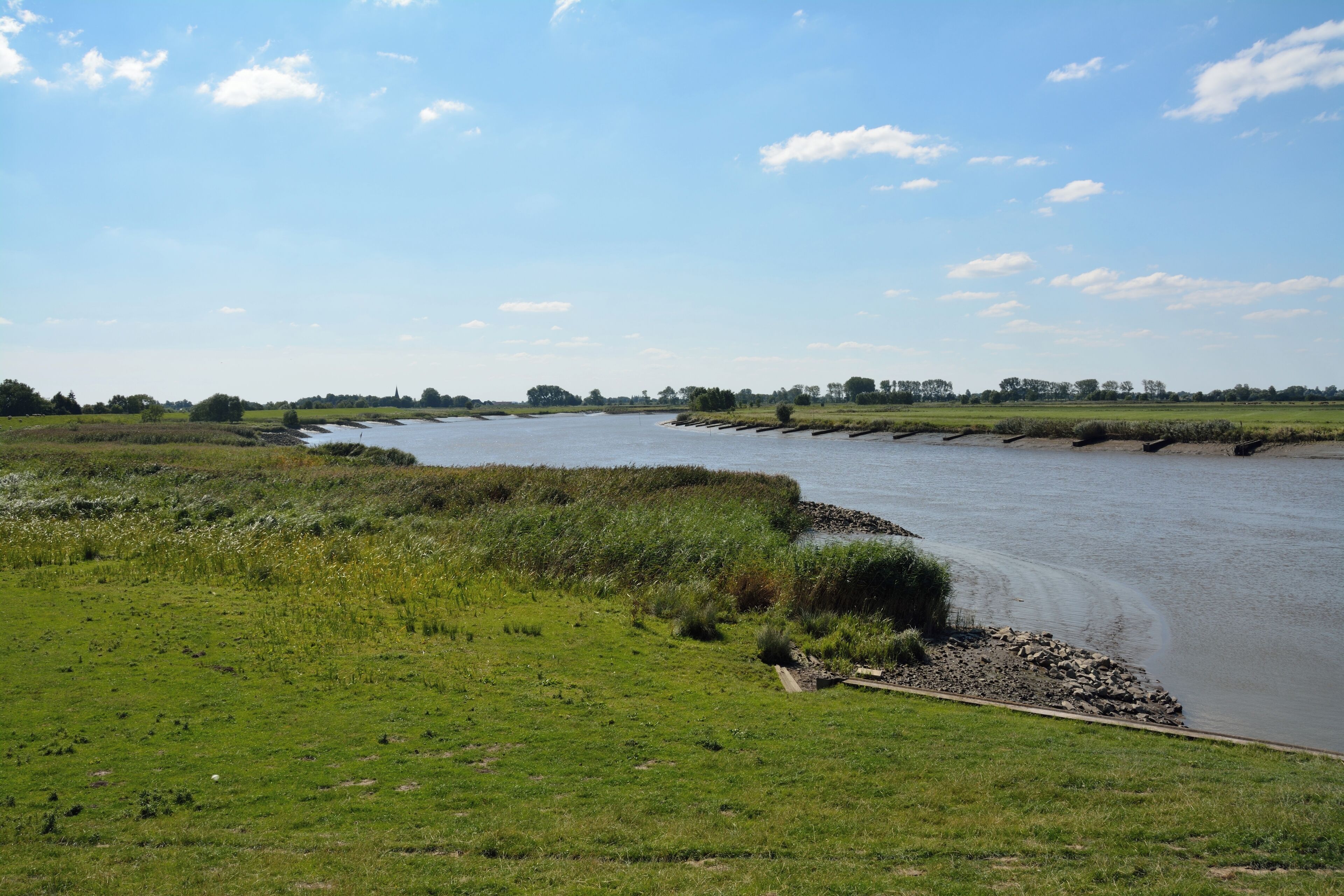 Die Stör am Schöpfwerk Neuenbrook