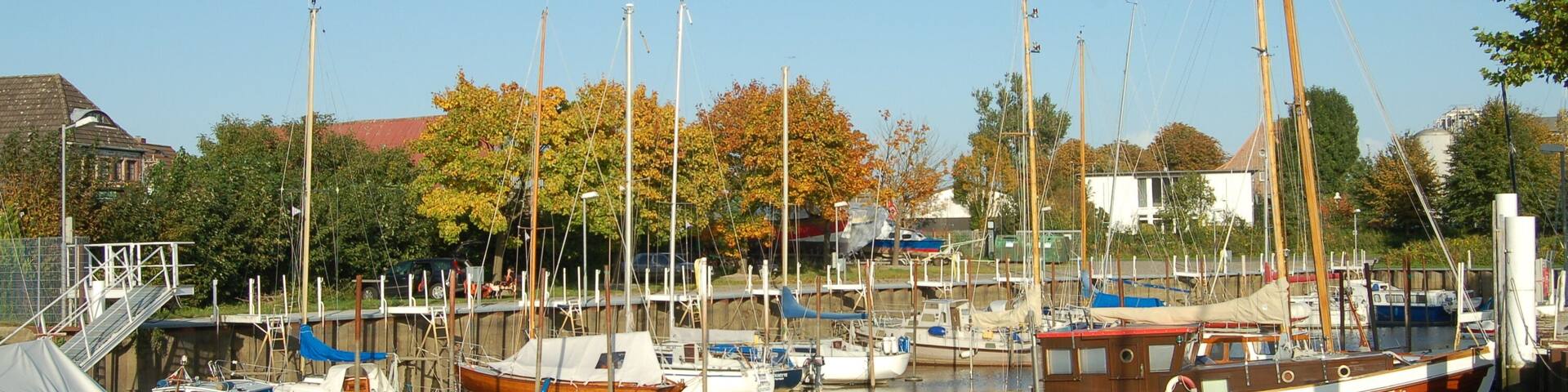 Uetersener Sportsboat Harbor Klosterdeich