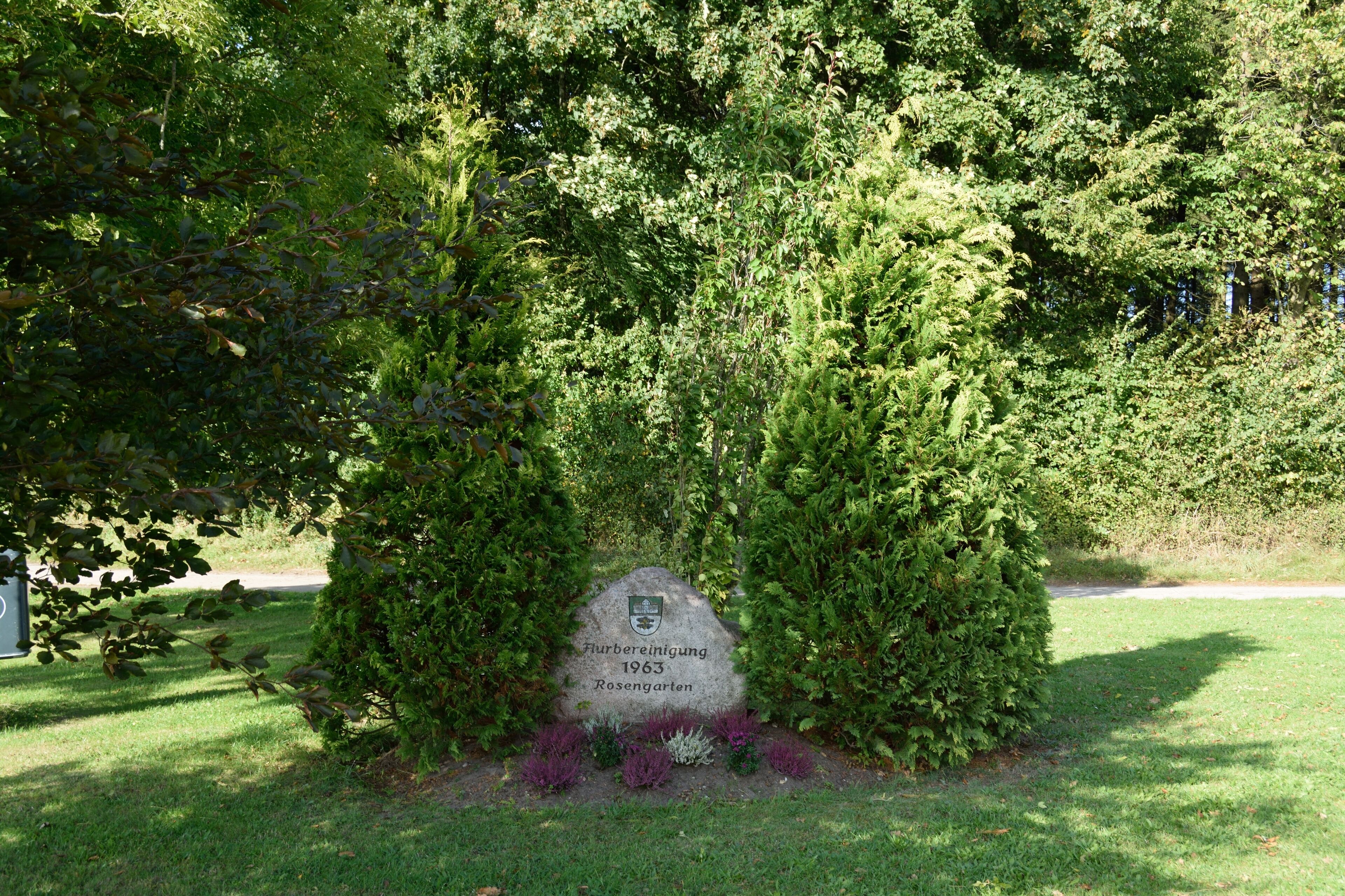 Gedenkstein zur Flurbereinigung