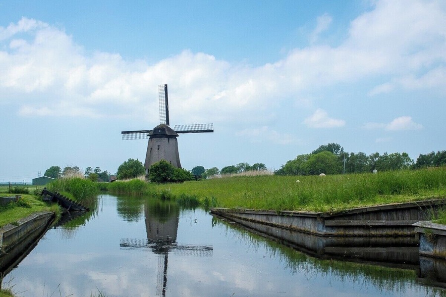 Windmill near Schermerhorn, Holland.