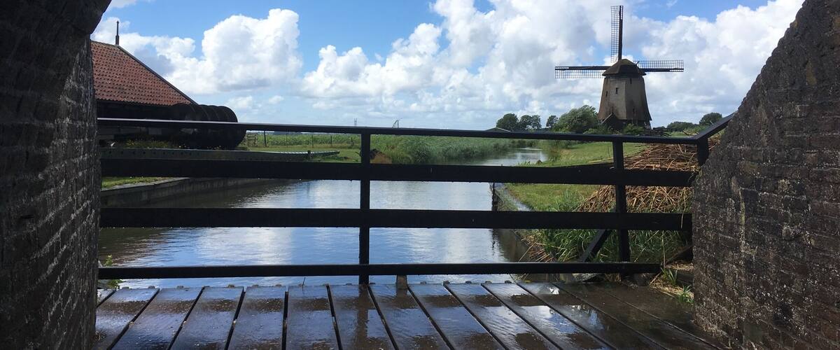 Forget Kinderdijk and Zaandam. Enjoy an insightfull talk with the miller on how clouds develop, what life was like on a mill and what it takes to keep the water out of the polder.
For Dutchies: bring your old klompen for a free entry to the museum. - picture taken from the base of the next mill.