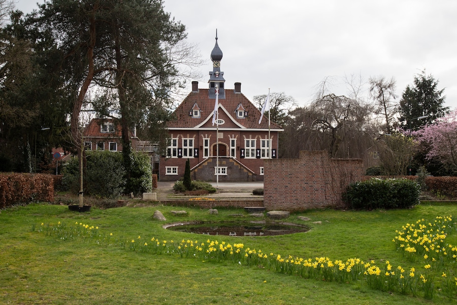 Former town hall in the village of Maarn.
