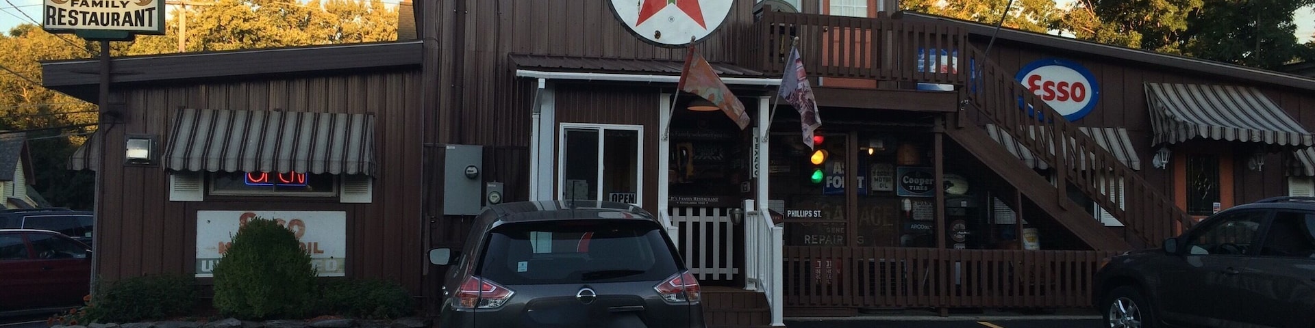 Great family restaurant with a lot of memorabilia to see.