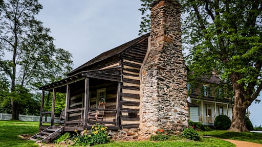 Log Cabin, Sky Meadows State Park, Virginia, USA, Delaplane, Virginia