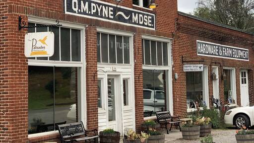 Good eats! Beautiful landscape