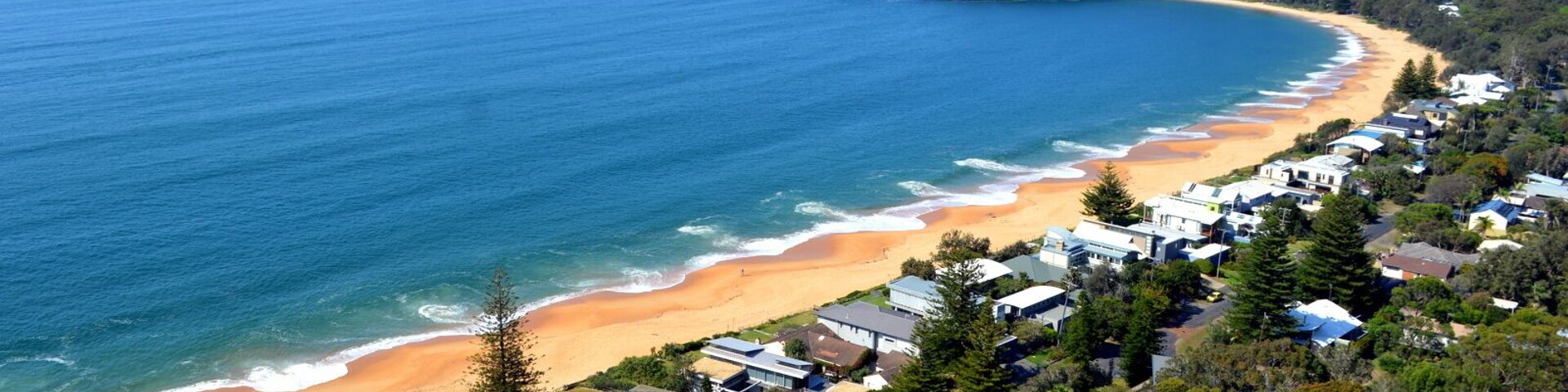 Proposing to your potential fiancée? Here is some inspiration... We happened to discover this little treasure on our 12 year anniversary, October 15. Of course, it was not my hubby but isn't it romantic to look below and read the writing 'marry me?'
This is Pearl Beach in the Brisbane National Park on the Central Coast in NSW. Stunning isn't it.