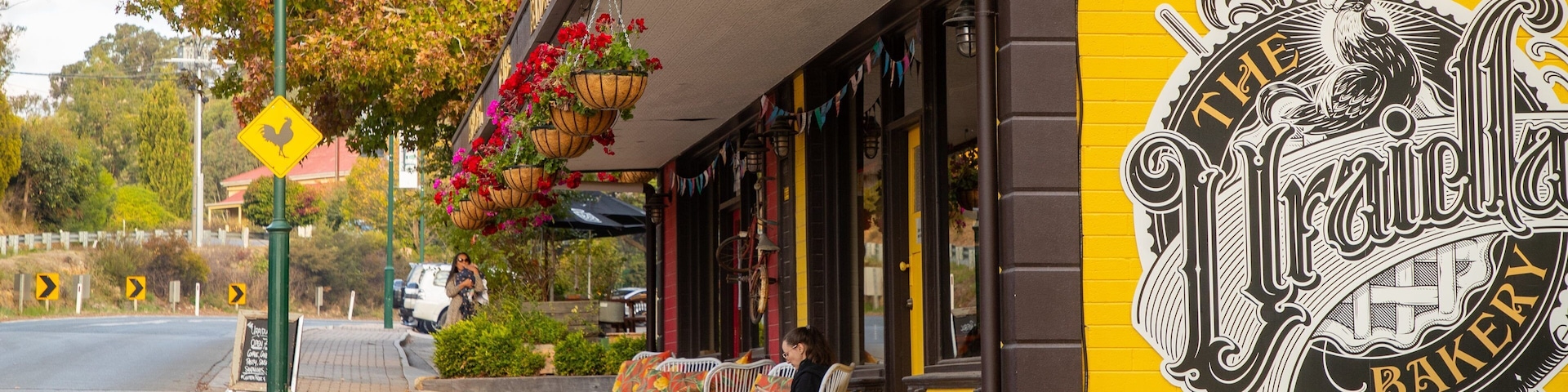 Uraidla featuring outdoor art