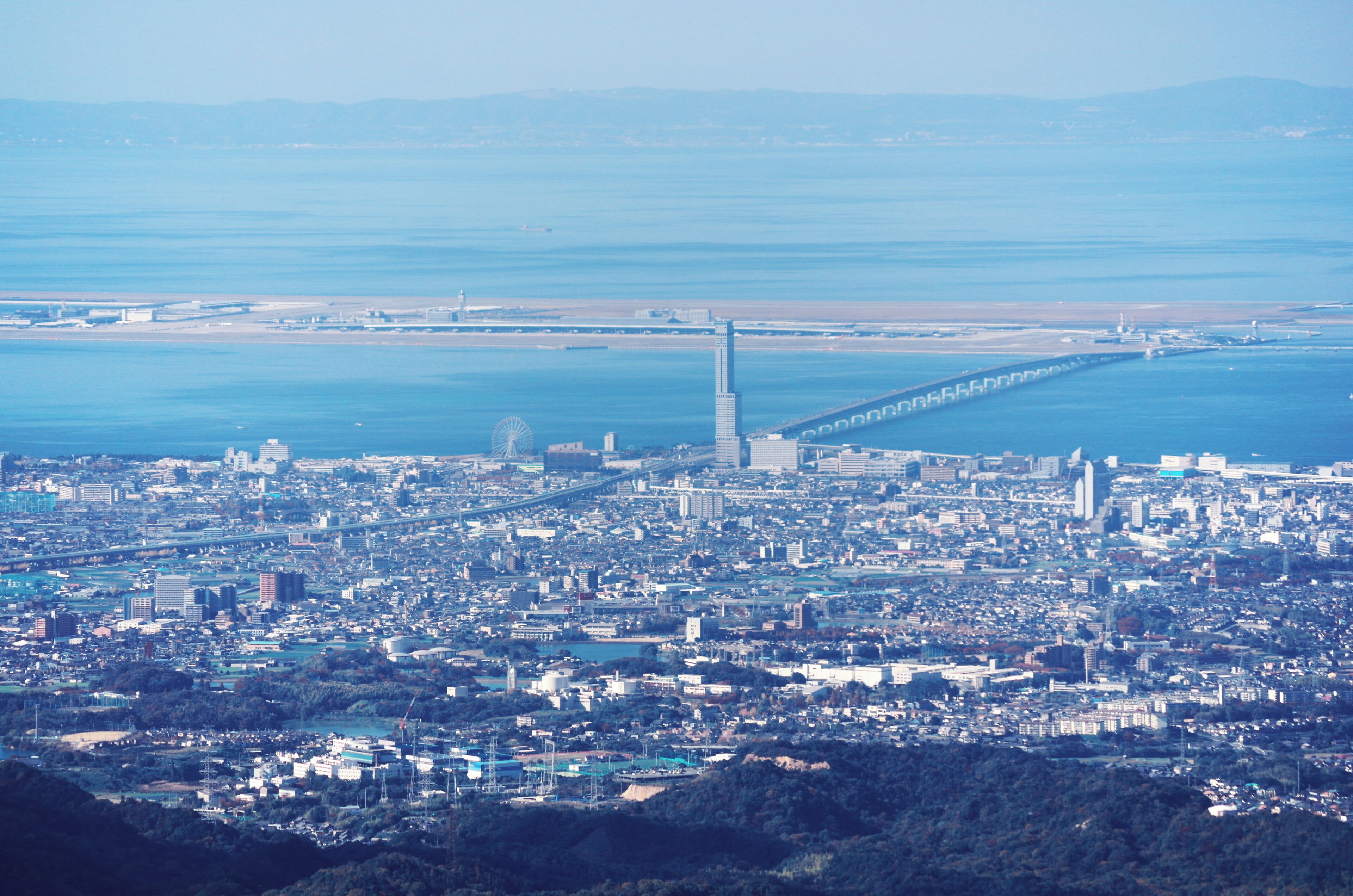 和泉葛城山展望台から関西国際空港を見る Towarad Kansai International Airport 2013.11.23