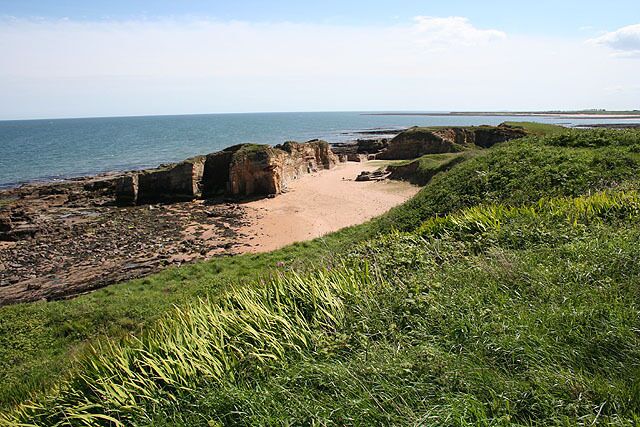 Rumbling Kern View southwards from near The Bathing House.