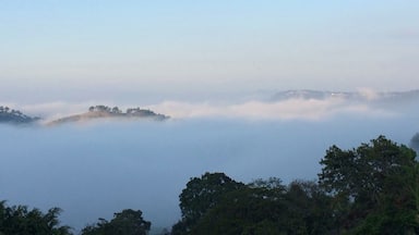Beautiful day trip from Tegucigalpa in tandem with Valle de Angeles. Early morning brings sights such as this.