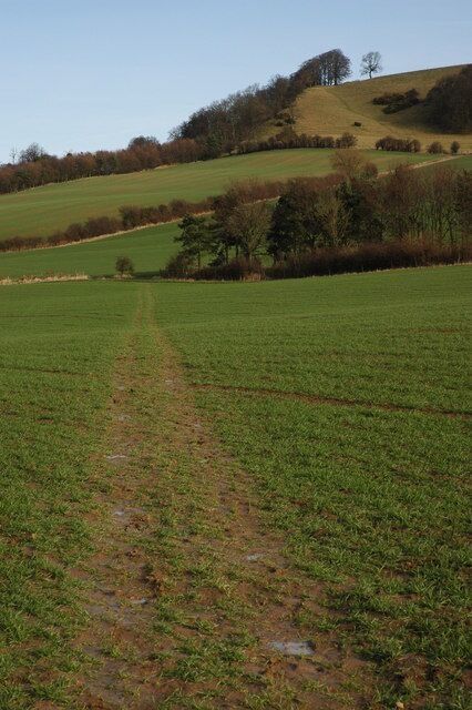 Heart of England Way approaching Meon Hill The Heart of England Way does not climb onto Meon which has no public access, instead it contours the westerns slopes of the hill.