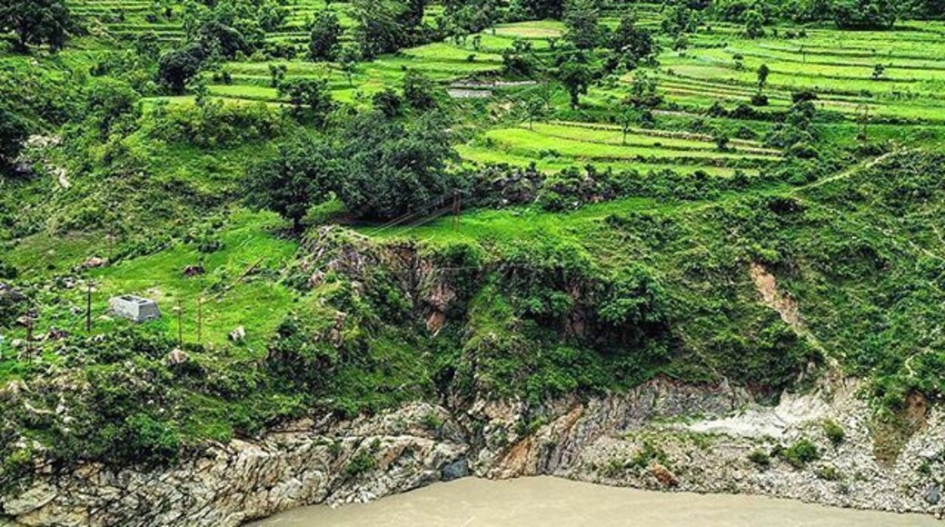 Day 1 - Haridwar to Joshimath
1 bus, 11 people, 12 hours.
Deprived of sleep, I spent most of the time taking a nap or clicking pictures. We did introductions on the way, stopped for meals and learnt about the region from our much experienced driver.
I was at Valley of flowers, Uttarakhand in the last week of July, a 6 day trip - my first after leaving the cubicle, also my first without anyone I knew.
I will be sharing one picture each day taking you through the journey and stories about how I managed to survive the first trek of my life.
#valleyofflowers #uttarakhand #uttarakhandtourism #haridwar #joshimath #india #indiatravel #travelpics #travelgram #photooftheday #instagood #instadaily #archives #instaseries #incredibleindia #greenery_scenery #greenery #trekking #roadtrip #mountains #xiaomi #uotraveller #uoaroundyou #latergram #hills #adventuretime #sogreen #lostinmaps #indiapictures #indiaclicks