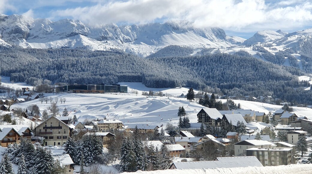 Remontées mécaniques fermées pour cause de COVID à Villard De Lans mais activités Ski de Randonnée ou Ski de Fond ouvertes