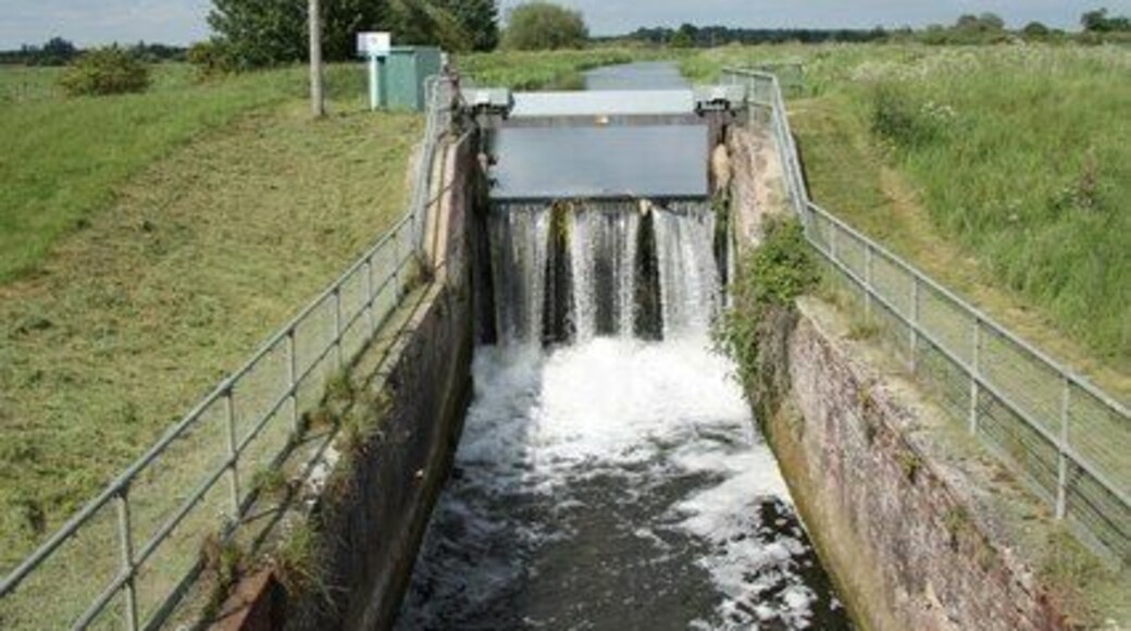 Coningsby Lock Disused lock on the Horncastle Canal / River Bain