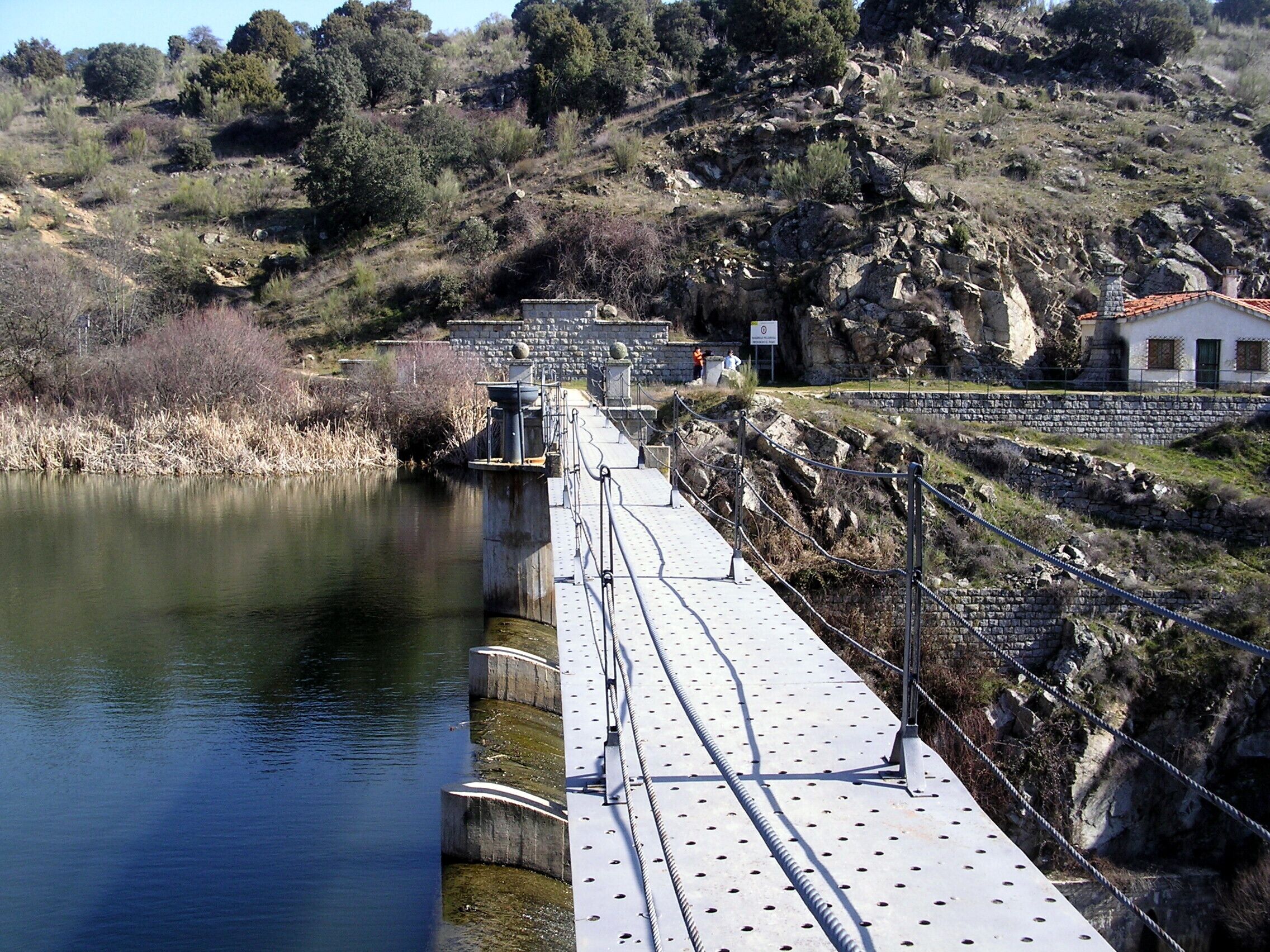 2011-02-12 Encima de la Presa del Embalse de Aulencia