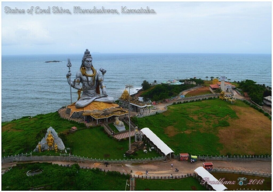 MURUDESHWAR, Karnataka: #lordshiva #statue of #murudeshwar is the 2nd #talleststatueofshiva in the world. The #magnificient view as seen from the 18th floor of the #murudeshwartemple #gopura. Murudeshwar is another name for Lord Shiva.