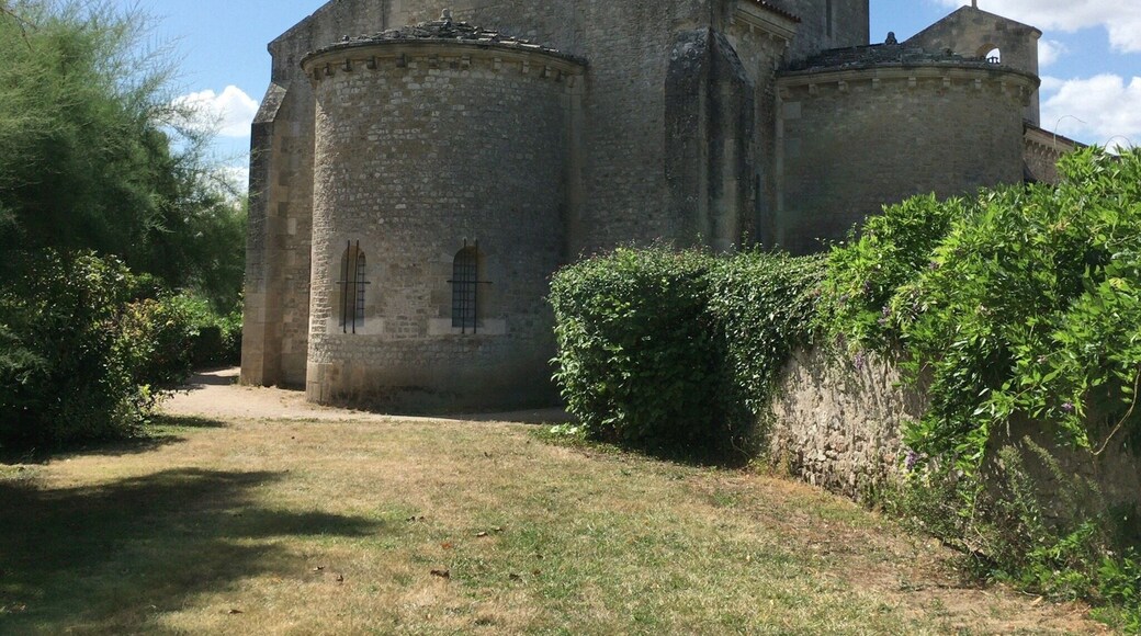 The Oratory of Germigny-des-Prรฉs, near Orlรฉans, France
One of surviving Carolingian architectures built in the early 9th century, restored in the 19th century