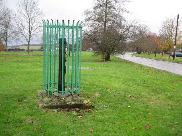 Datchworth Green: The Whipping Post The small plaque on the post states that it was last known to have been used on 27 July 1665 when two vagabonds were publicly flogged here. (Please note that the true co-ordinates of the post are TL 2687 1825, but that plots in the middle of the road, so I have amended them slightly to fit the mapping better.)